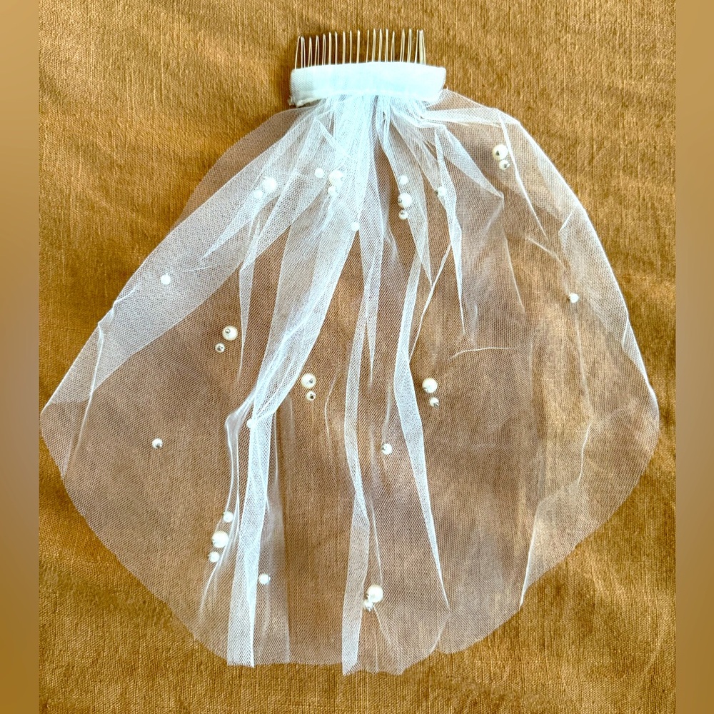 Small Pearl Veil